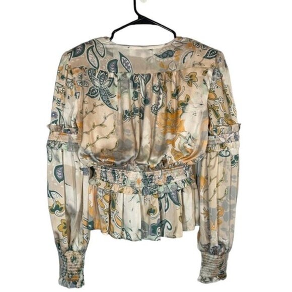 Elliatt Cream Multicolor Floral V-Neck Calvi Cropped Top Women Sz S - Picture 2 of 9